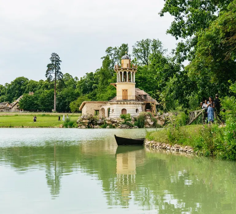 Versailles: Full Tour: Palace, Gardens & Queen’s Estate in Paris - Photo 8