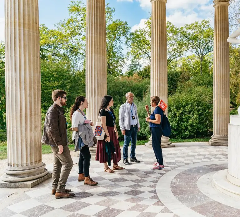 Versailles: Full Tour: Palace, Gardens & Queen’s Estate in Paris