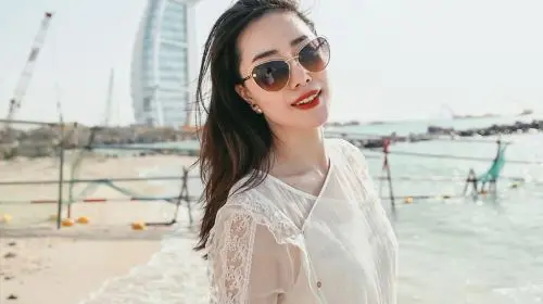 Dubai travel photography in the UAE[Dubai travel photographer for wedding photography, couple photoshoots, best friend portraits, and travel photography services] in Dubai - Photo 2