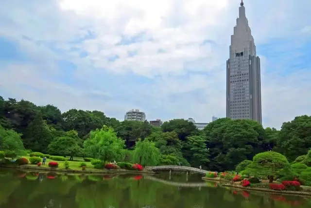 Shinjuku Gyoen National Garden (Must be sold at the original price) in Tokyo - Photo 2