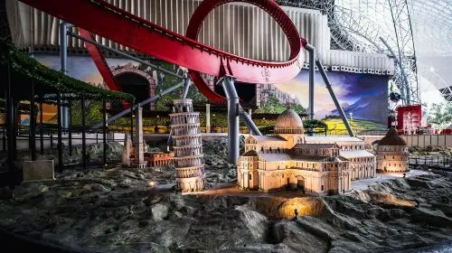 Warner Bros. World™ Yas Island, Abu Dhabi in Abu Dhabi - Photo 9