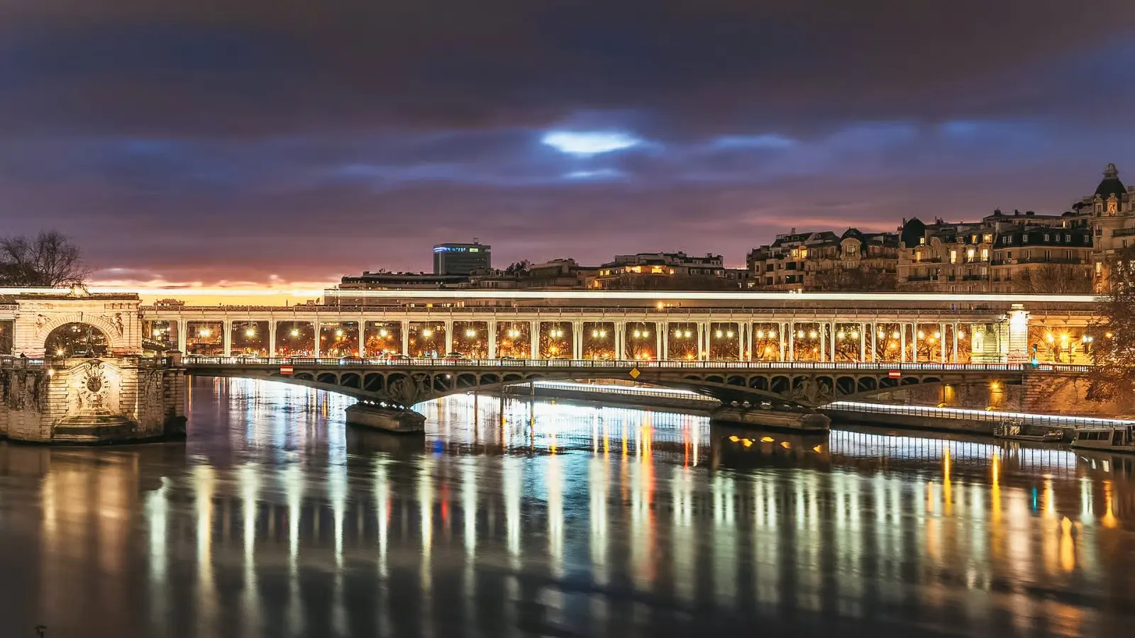 Paris: Illuminated Evening River Cruise & Waffle Tasting in Paris - Photo 4
