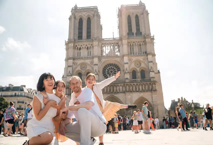 Notre Dame Premium Guided Tour and Free Entry Included in Paris