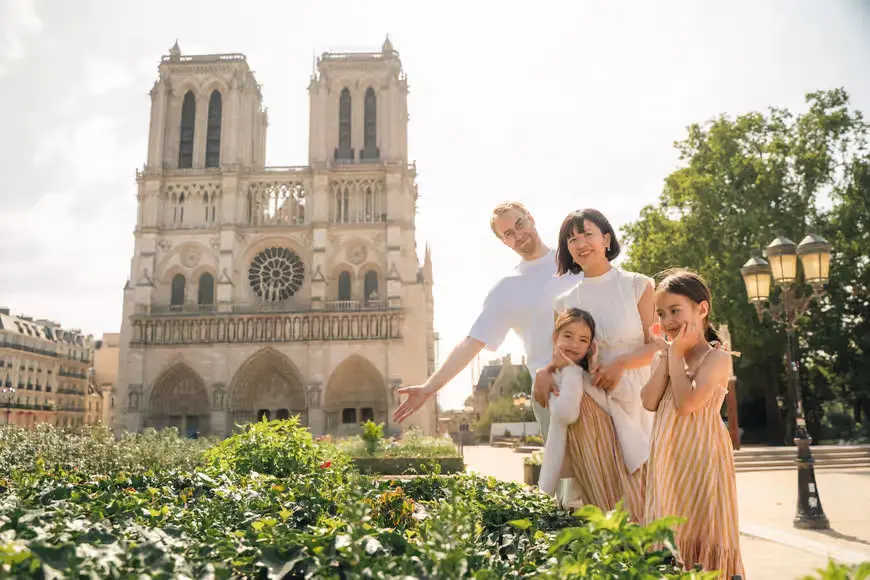 Notre Dame Premium Guided Tour and Free Entry Included in Paris - Photo 3