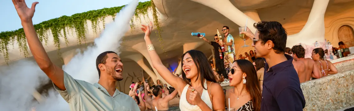 Luna Beach Club General Admission in Bali