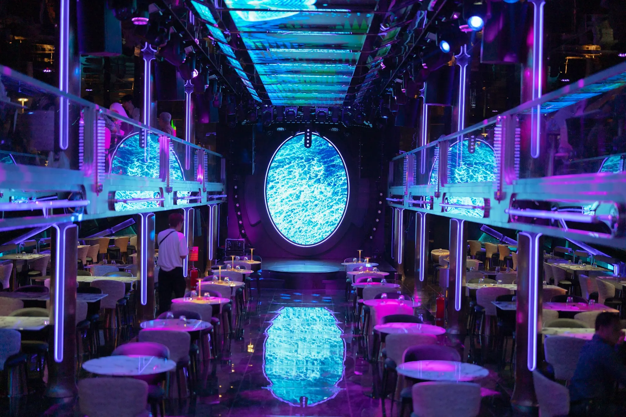 Super Galaxy Cruise in Bangkok - Photo 2