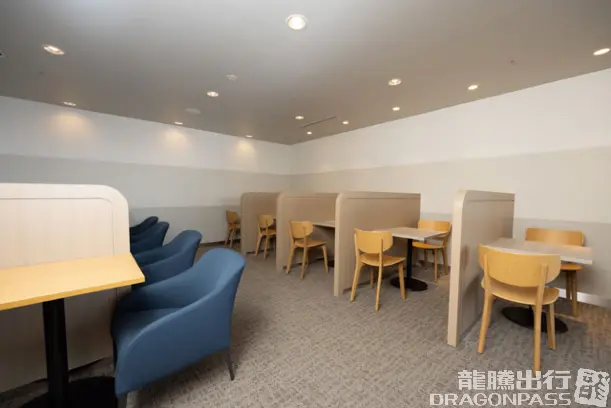 Aspire Lounge Narita International Airport Aspire Lounge Narita International Airport in Tokyo - Photo 2