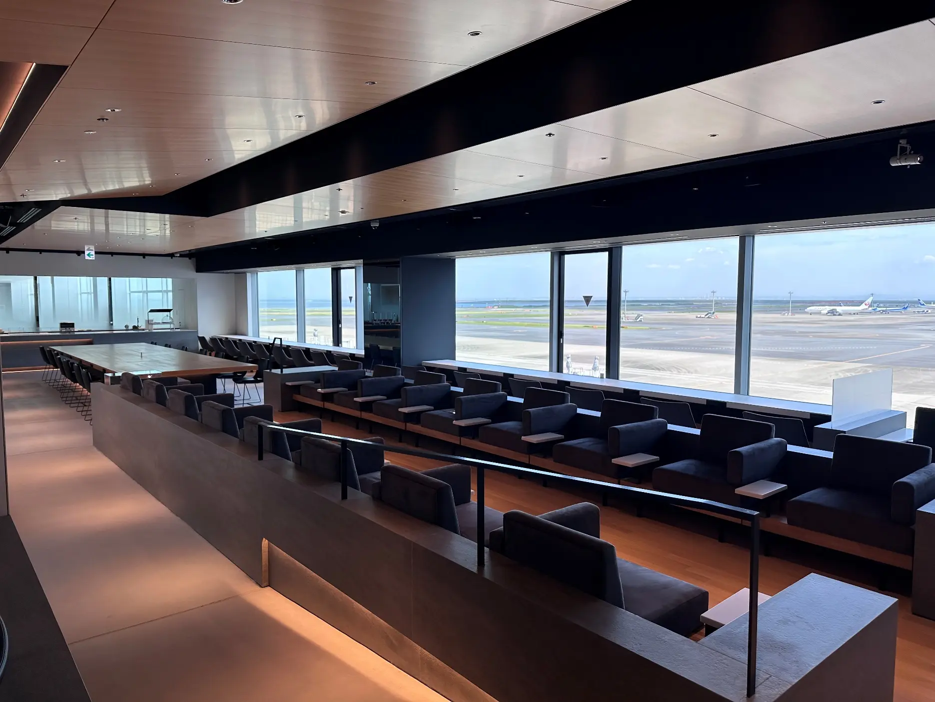 Power Lounge Premium Tokyo International (Haneda) Airport Power Lounge Premium Tokyo International (Haneda) Airport in Tokyo - Photo 5