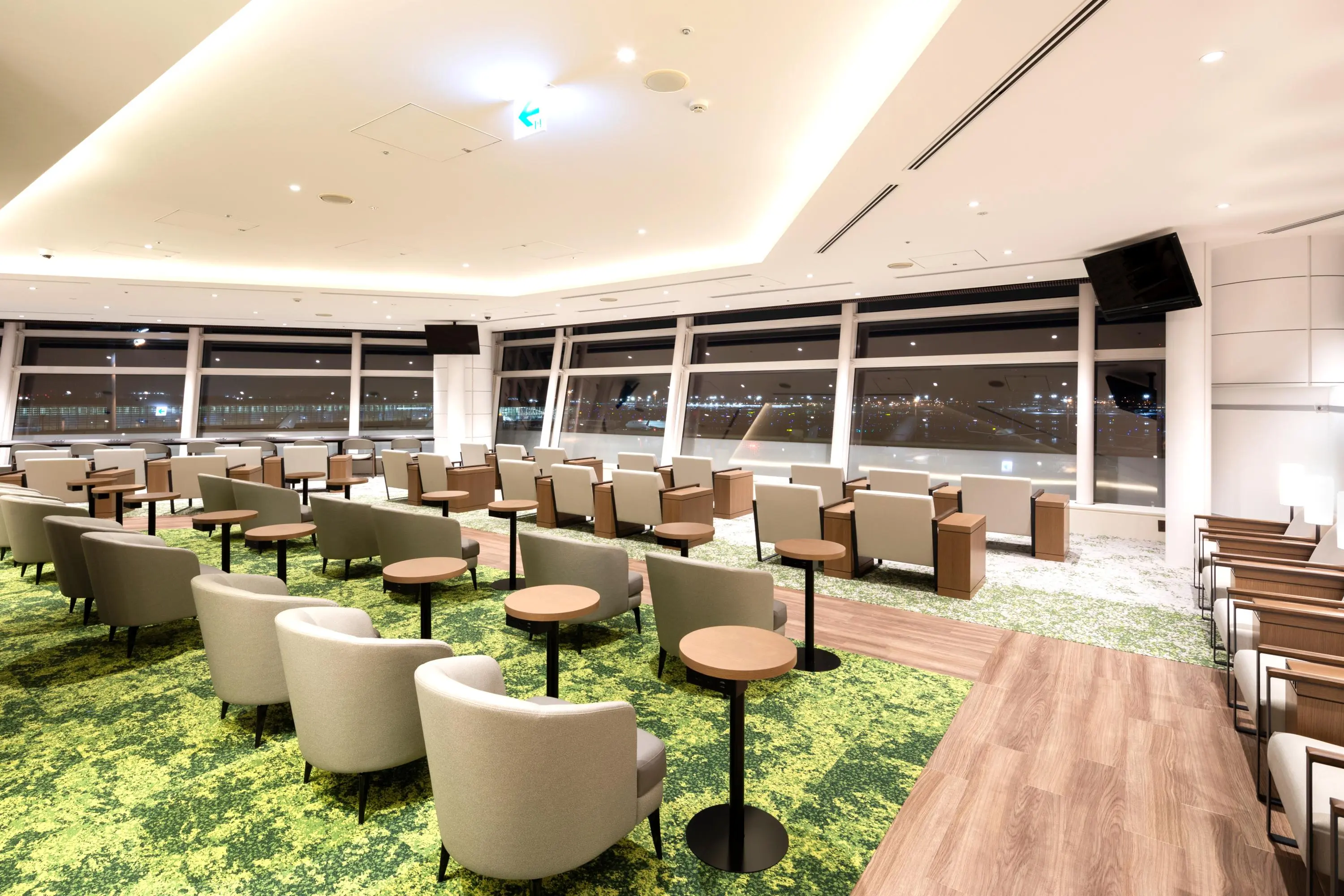 TIAT LOUNGE Tokyo International (Haneda) Airport TIAT LOUNGE Tokyo International (Haneda) Airport in Tokyo - Photo 3