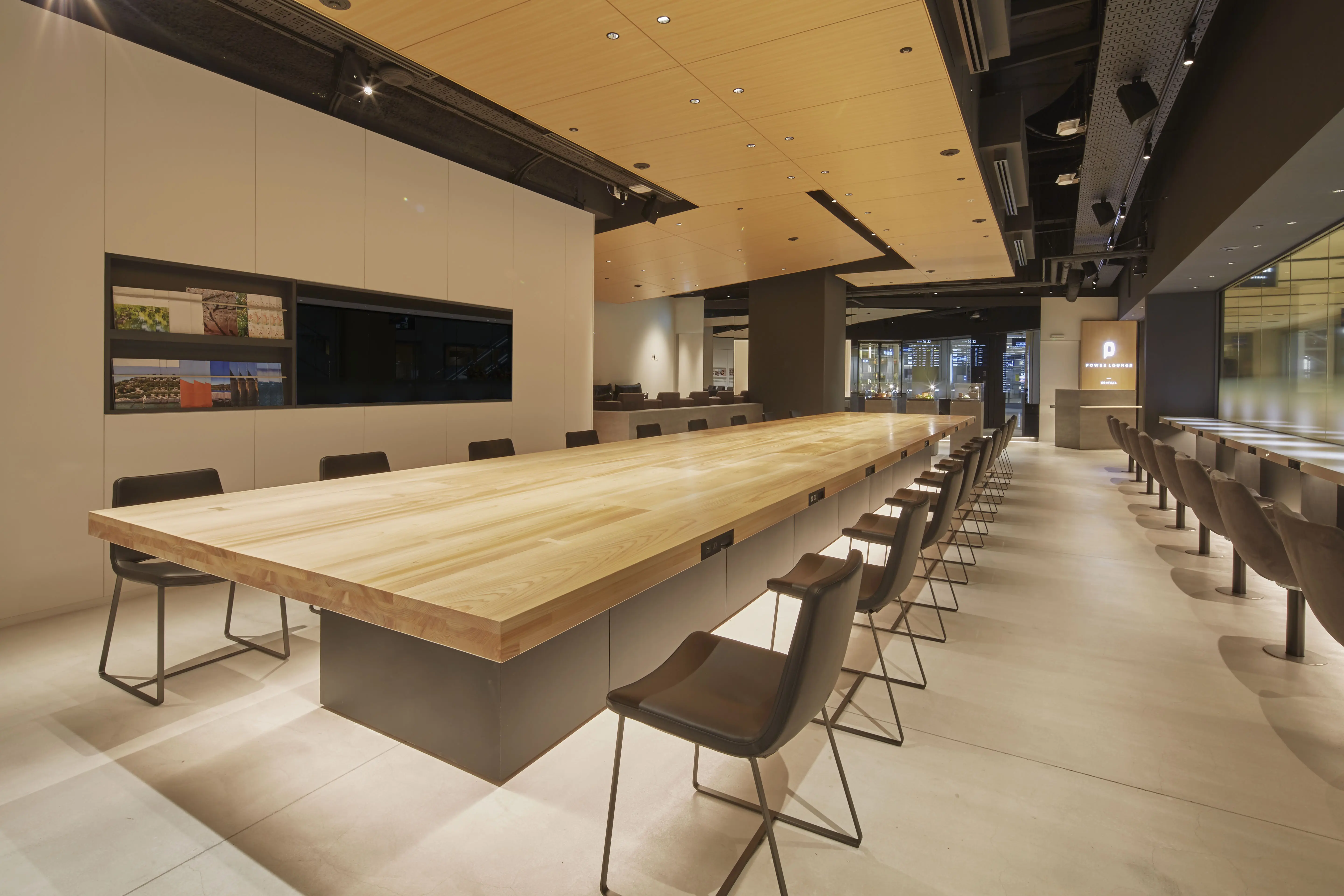 POWER LOUNGE CENTRAL(T1) Tokyo International (Haneda) Airport in Tokyo