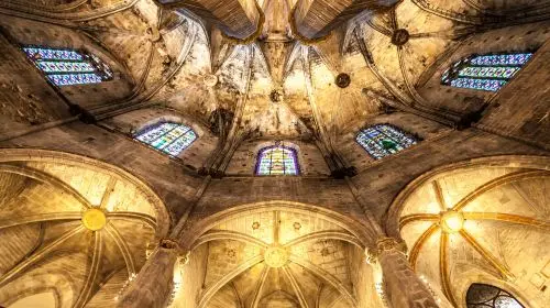 Basilica of Santa Maria del Mar in Barcelona - Photo 3