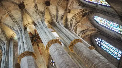 Basilica of Santa Maria del Mar in Barcelona - Photo 4