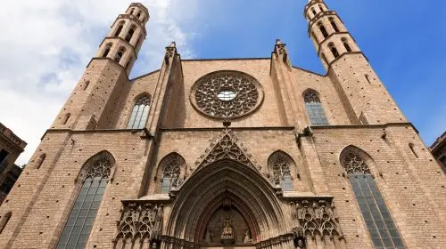 Basilica of Santa Maria del Mar in Barcelona - Photo 10