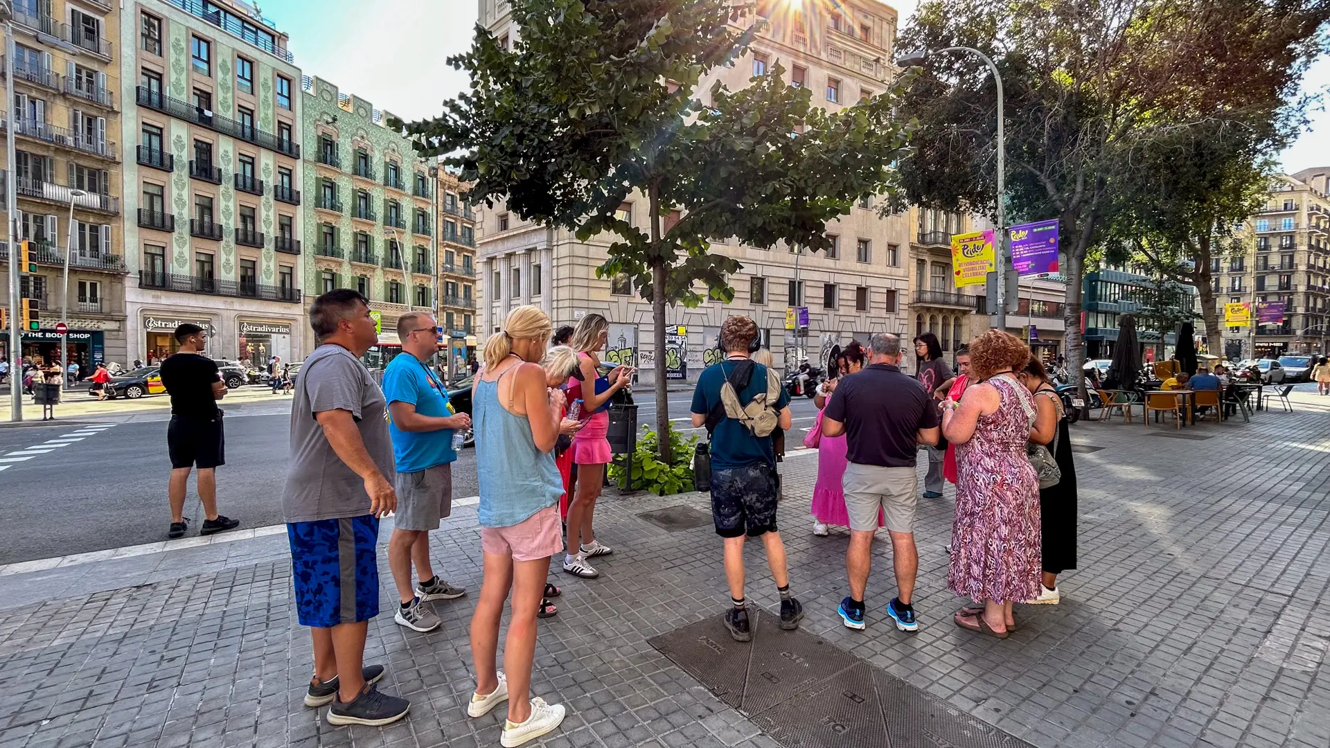 Walking Tour through the Gothic Quarter of Barcelona with Tapas in Barcelona - Photo 2