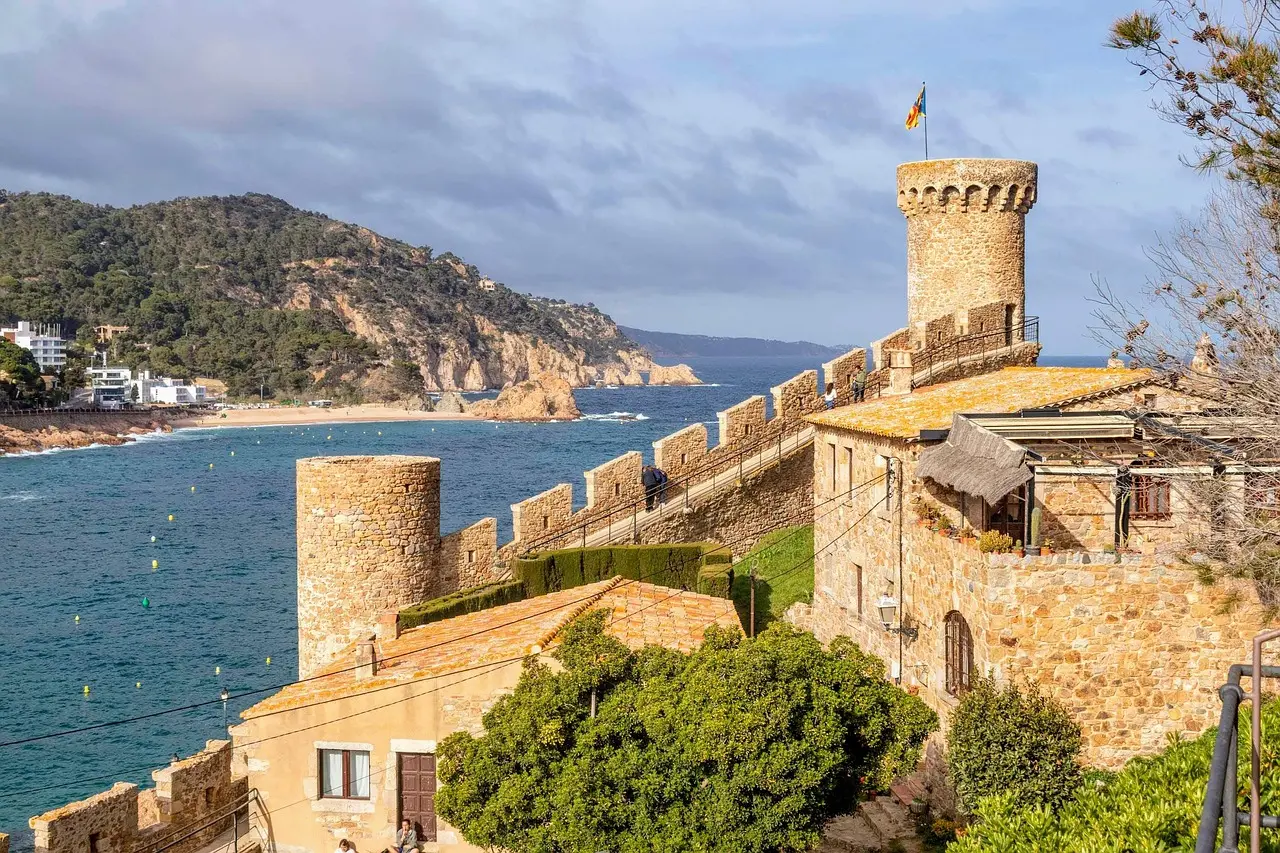 Girona and Tossa de Mar Day Trip from Barcelona in Barcelona - Photo 5