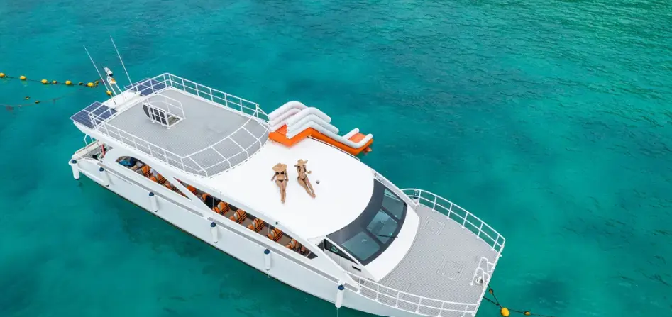Phuket: Phi Phi Islands, Maya Bay & Khai Islands Day Tour | Free WiFi | Power Catamaran (Kelly,白珍珠) Phuket: Phi Phi Islands, Maya Bay & Khai Islands Day Tour | Free WiFi | Power Catamaran (Kelly,白珍珠) in Phuket - Photo 3