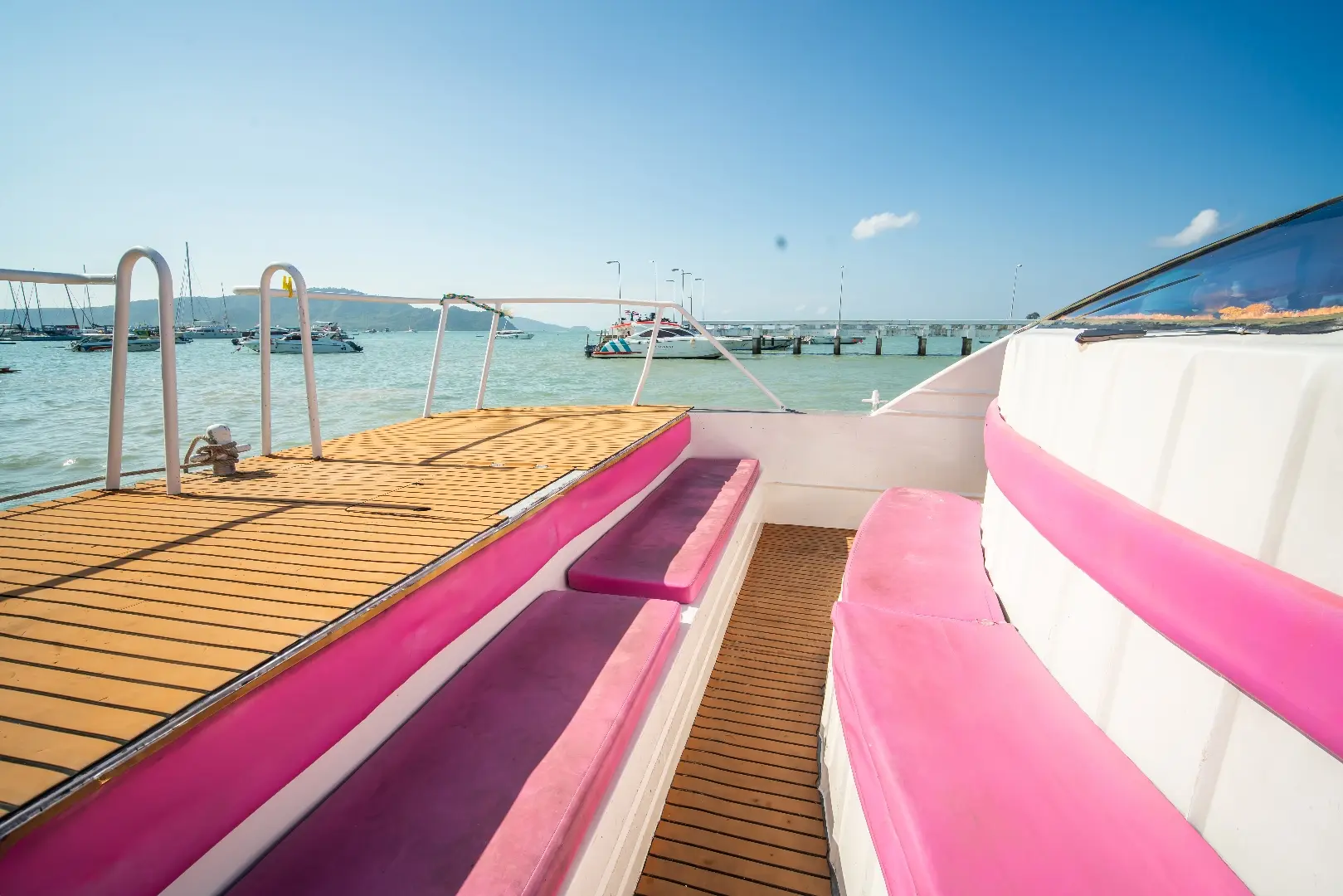 Day Trip Racha Island + Coral Island By Catamaran (皇帝岛+珊瑚岛一日游 - Barbie 粉色芭比号) Day Trip Racha Island + Coral Island By Catamaran (皇帝岛+珊瑚岛一日游 - Barbie 粉色芭比号) in Phuket - Photo 5