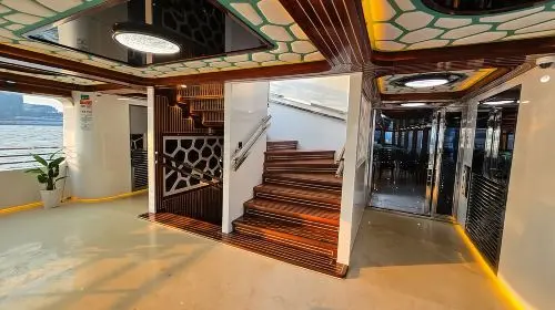 [Abu Dhabi] ROSE ROYALE Abu Dhabi Luxury Mega Yacht Buffet with Multiple Package Options - Soft Drinks/Alcohol/VIP Area Available Transport Passes in Dubai - Photo 6