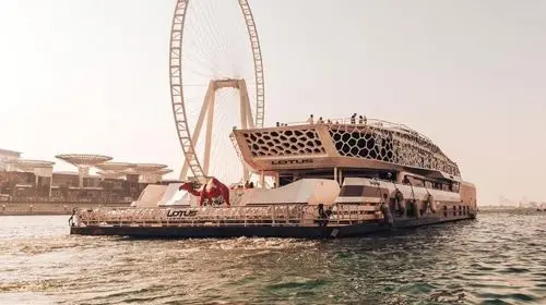 [Lotus Royale Cruise Yacht] Lotus Mega Yacht Night Cruise Around Palm Island – Romantic Sea Sightseeing – Buffet Diner Transport Passes in Dubai - Photo 6