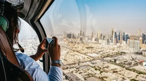 Dubai: 12-minute helicopter sightseeing flight from Palm Island in Dubai