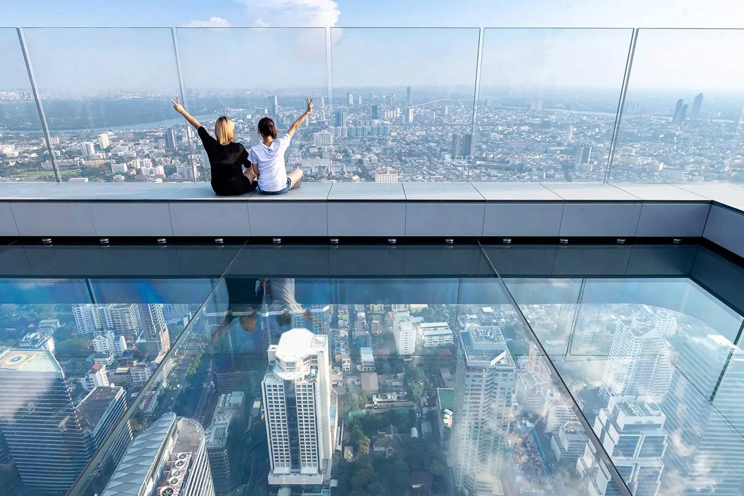 King Power Mahanakhon Skywalk in Bangkok - Photo 2