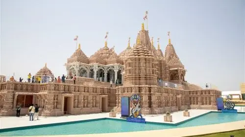 Full-Day Abu Dhabi City Tour with BAPS Hindu Temple + Grand Mosque Tour Day Tours Full-Day Abu Dhabi City Tour with BAPS Hindu Temple + Grand Mosque Tour Day Tours in Abu Dhabi - Photo 7
