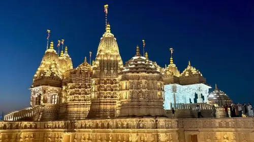 Full-Day Abu Dhabi City Tour with BAPS Hindu Temple + Grand Mosque Tour Day Tours Full-Day Abu Dhabi City Tour with BAPS Hindu Temple + Grand Mosque Tour Day Tours in Abu Dhabi - Photo 9